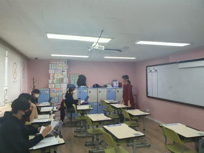 5월 7일 중고등학생을 위한 접경을 넘나드는 한국사 9강 강의사진 2.jpg